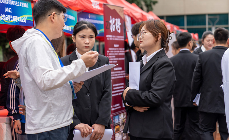 招聘会现场。云南旅游职业学院供图2